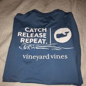 NWT Men’s Vineyard Vines performance shirt